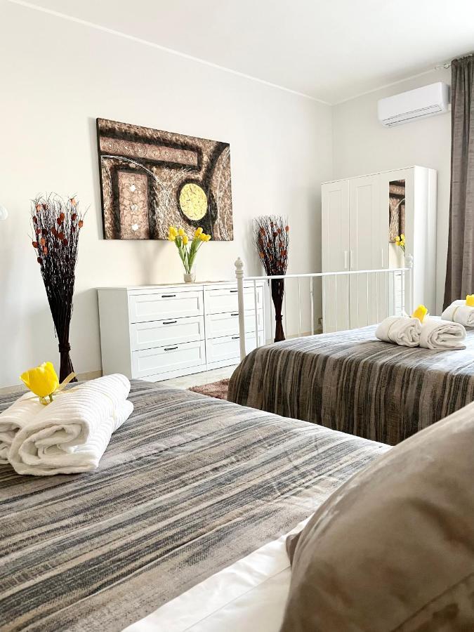 Apartment Savoia Bari Buitenkant foto