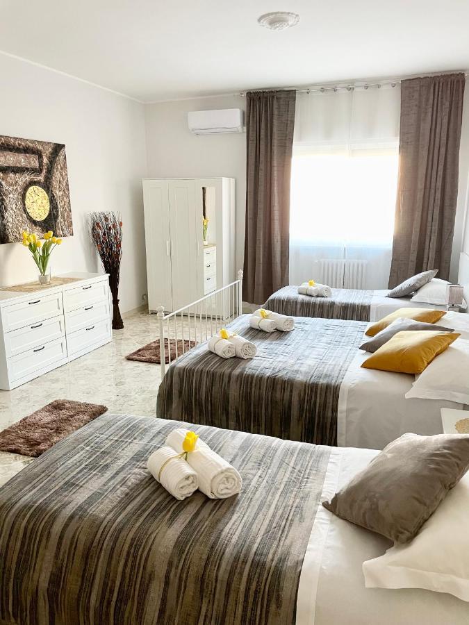 Apartment Savoia Bari Buitenkant foto